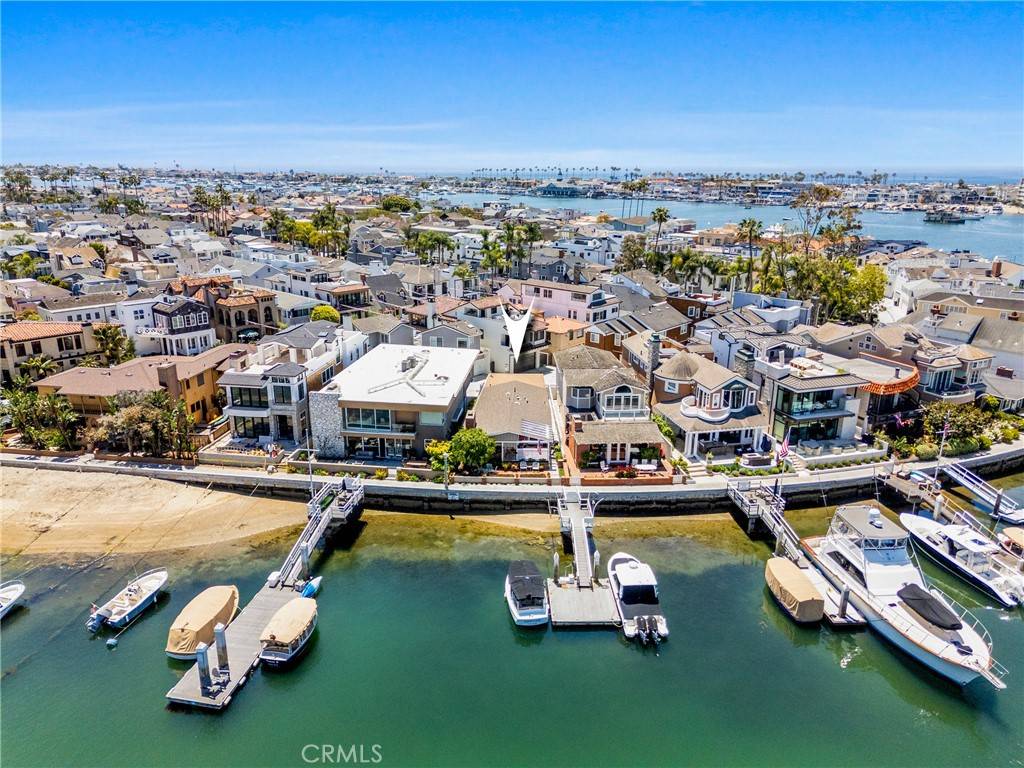 Newport Beach, CA 92662,129 N Bay Front
