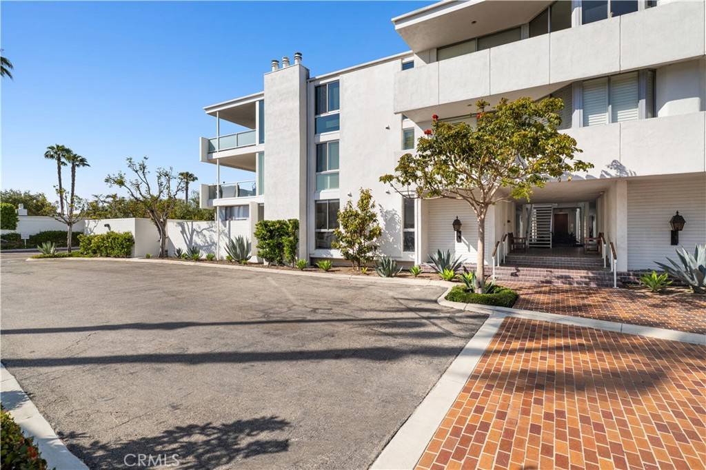 Corona Del Mar, CA 92625,741 Avocado AVE #101