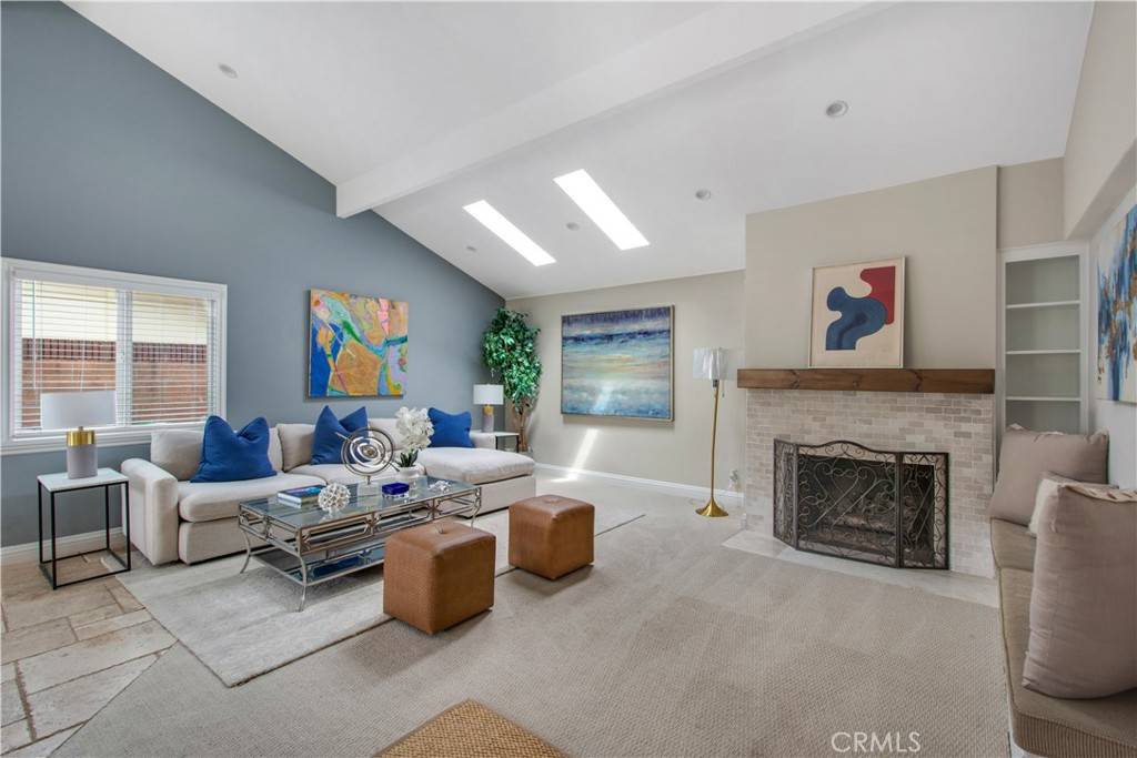 Los Alamitos, CA 90720,2662 Salmon DR