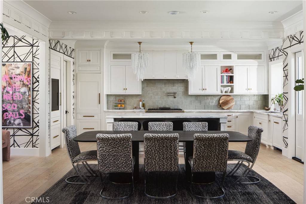 Newport Beach, CA 92663,1110 Kings RD
