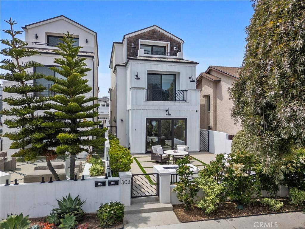 Huntington Beach, CA 92648,303 12th ST