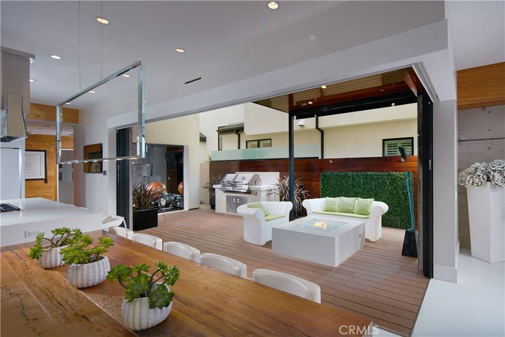 Corona Del Mar, CA 92625,604 Acacia AVE