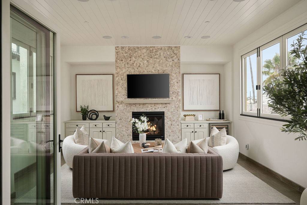Corona Del Mar, CA 92625,412 1/2 Goldenrod AVE