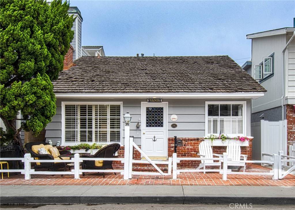 Newport Beach, CA 92662,209 Agate AVE