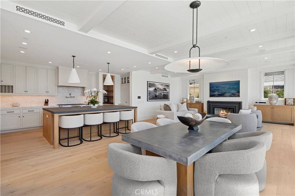 Corona Del Mar, CA 92625,2820 Bayview DR