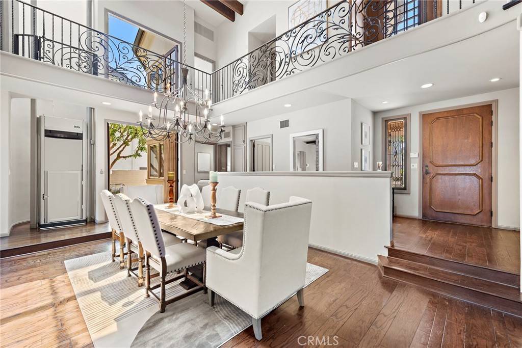 Newport Beach, CA 92660,648 Harbor Island DR