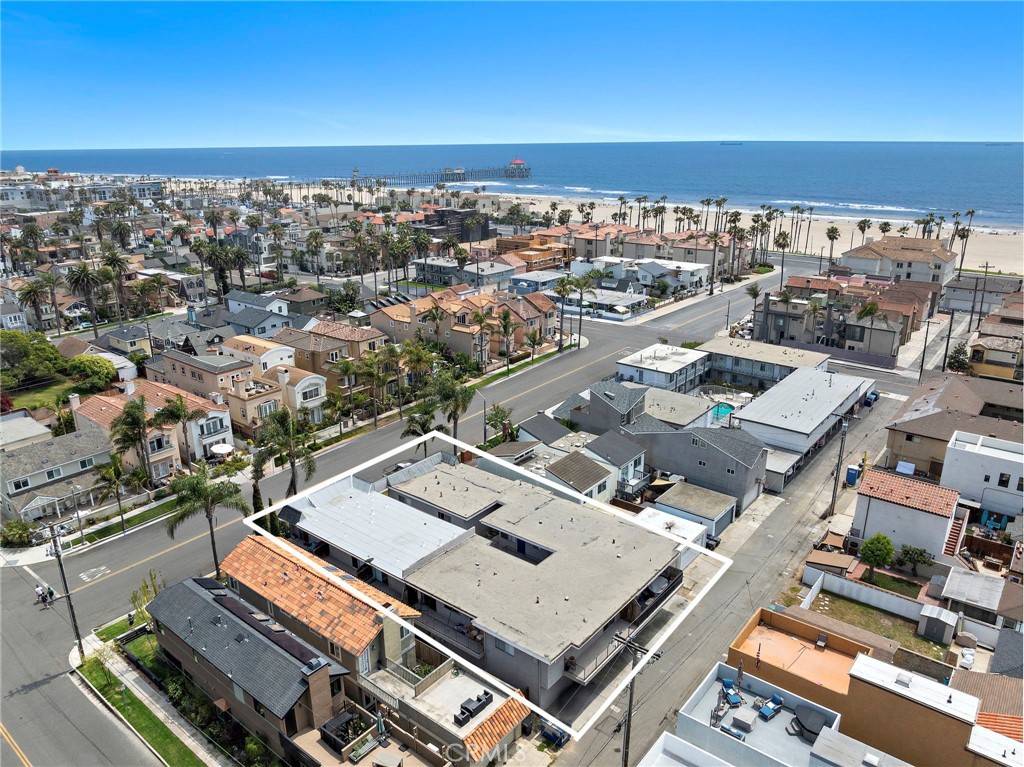 Huntington Beach, CA 92648,221 10th ST