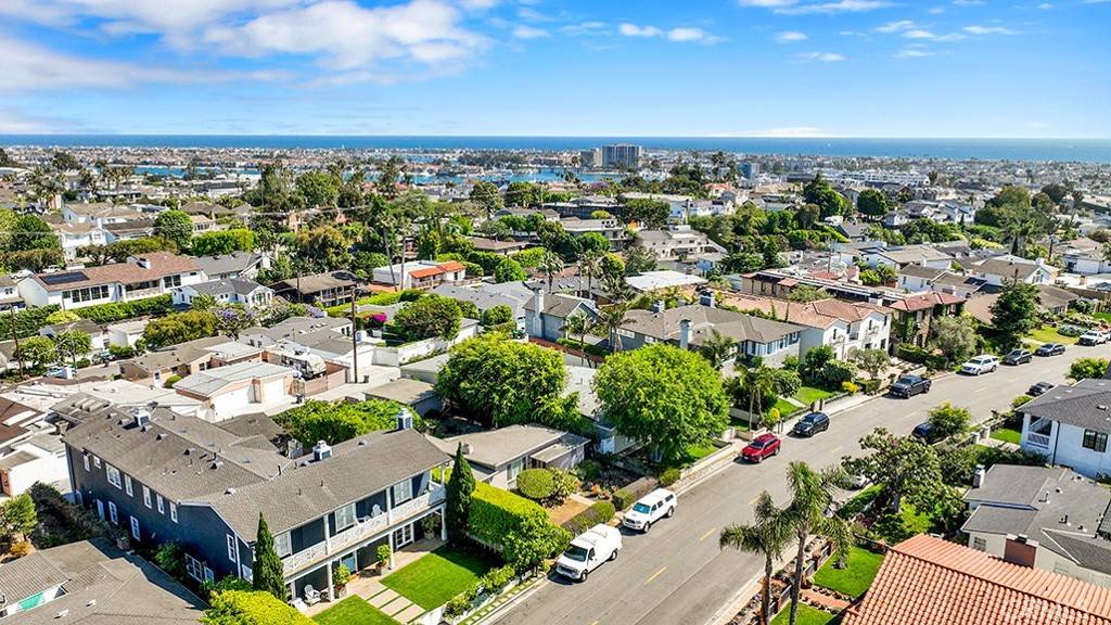 Newport Beach, CA 92663,428 Holmwood DR