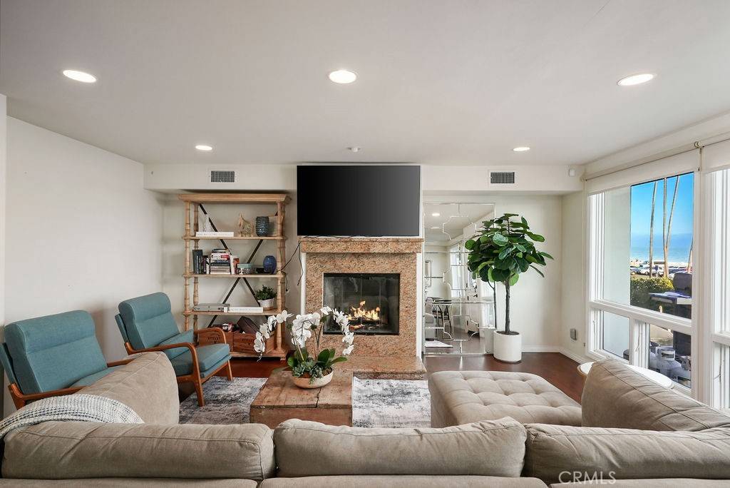 Corona Del Mar, CA 92625,3036 Breakers DR