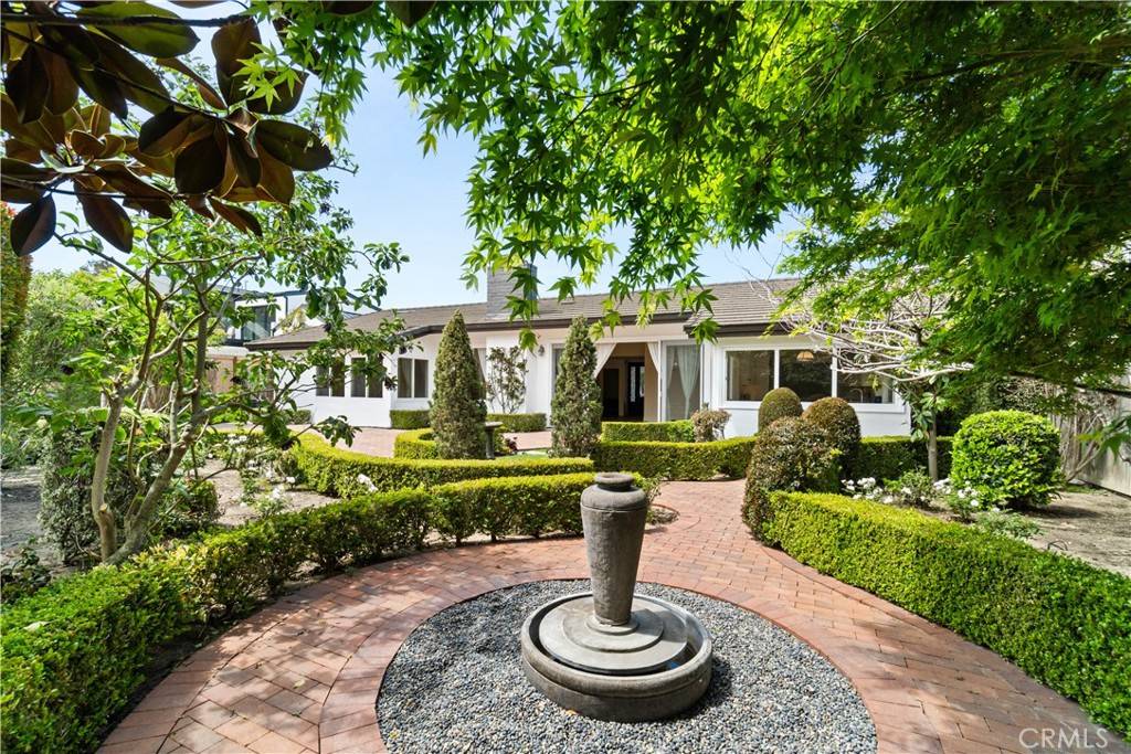 Corona Del Mar, CA 92625,1520 Sandcastle DR