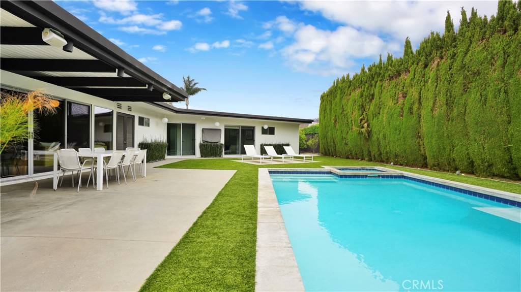 Newport Beach, CA 92660,2000 Nautilus LN