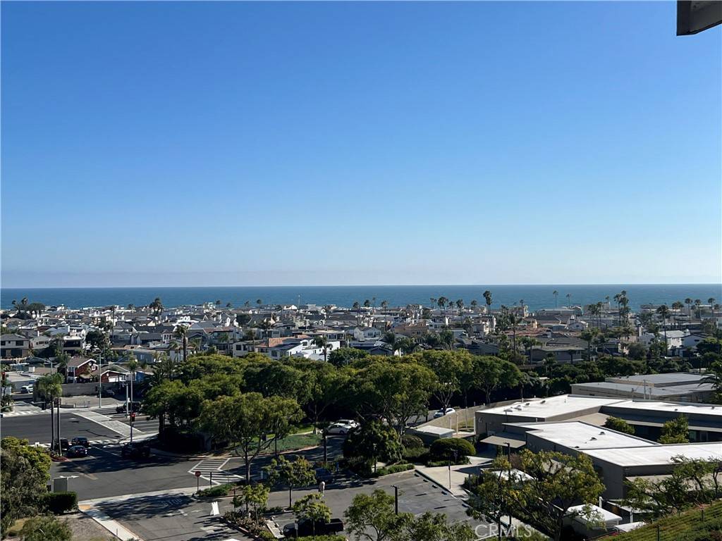 Newport Beach, CA 92663,270 Cagney LN #311