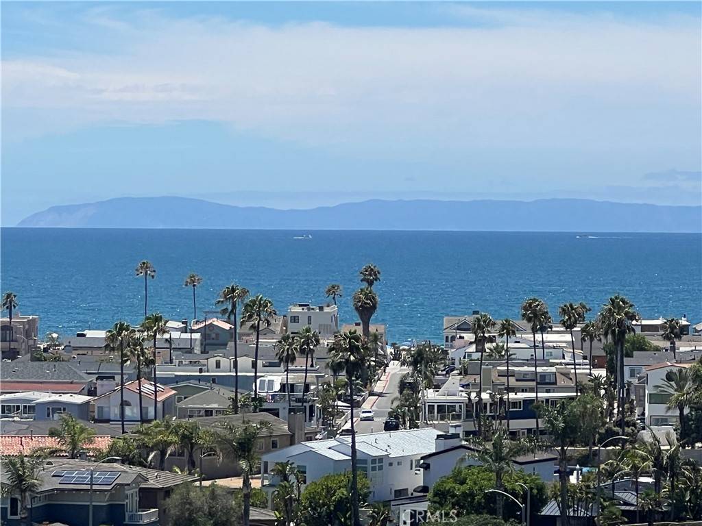 Newport Beach, CA 92663,230 Lille LN #308