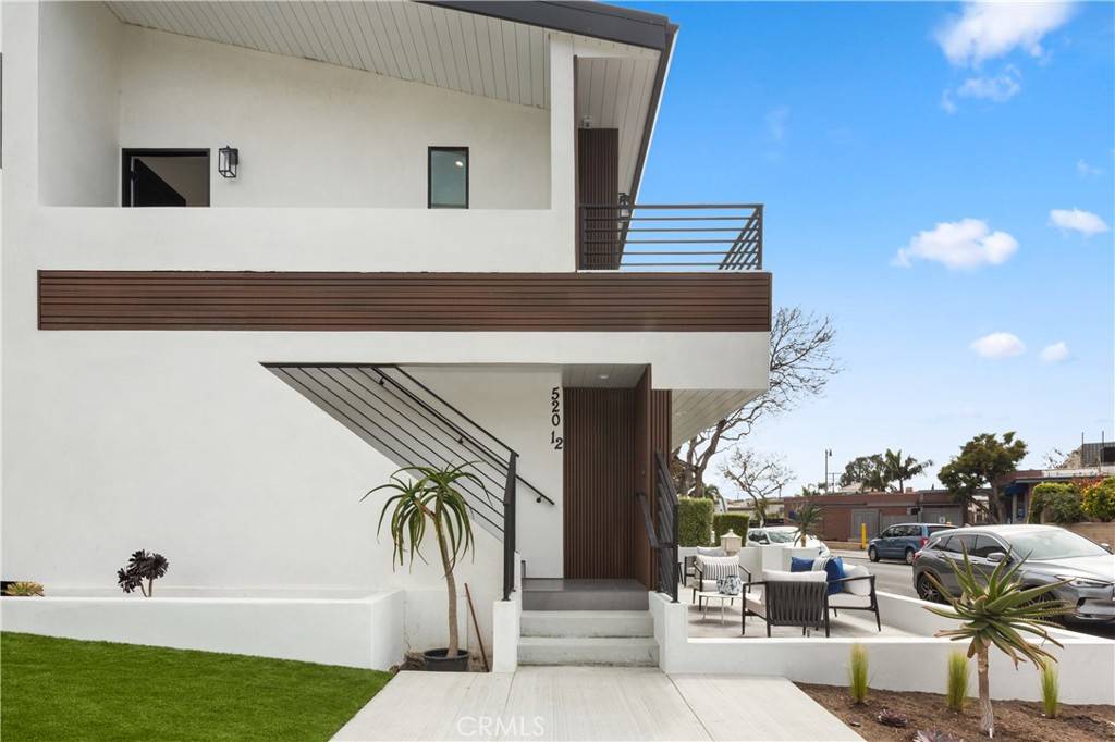 Corona Del Mar, CA 92625,520 Iris #B AVE