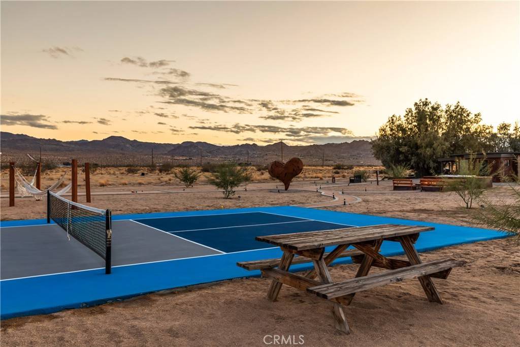 Joshua Tree, CA 92252,5725 Sunfair RD
