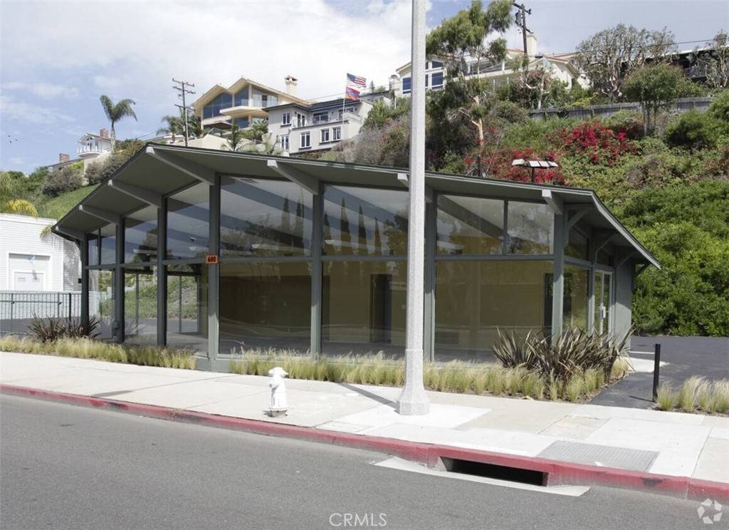 Newport Beach, CA 92663,600 West Coast Highway