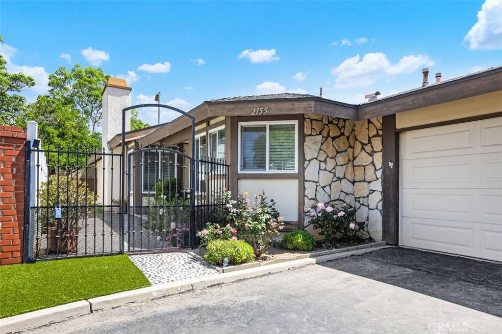 Santa Ana, CA 92701,2155 Barclay CT