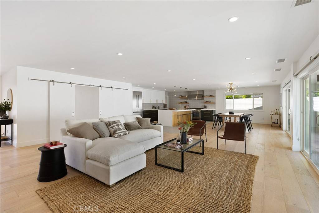 Newport Beach, CA 92660,1628 Santiago DR