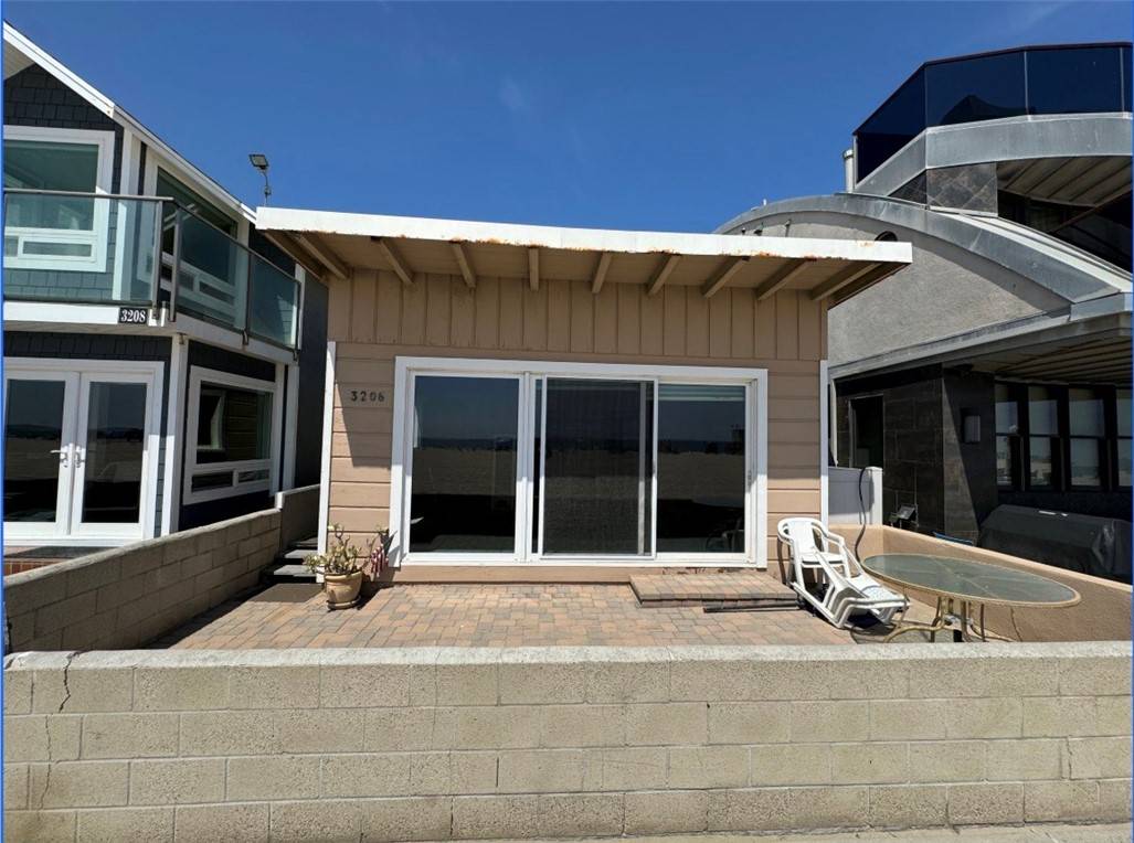 Newport Beach, CA 92663,3206 W Oceanfront