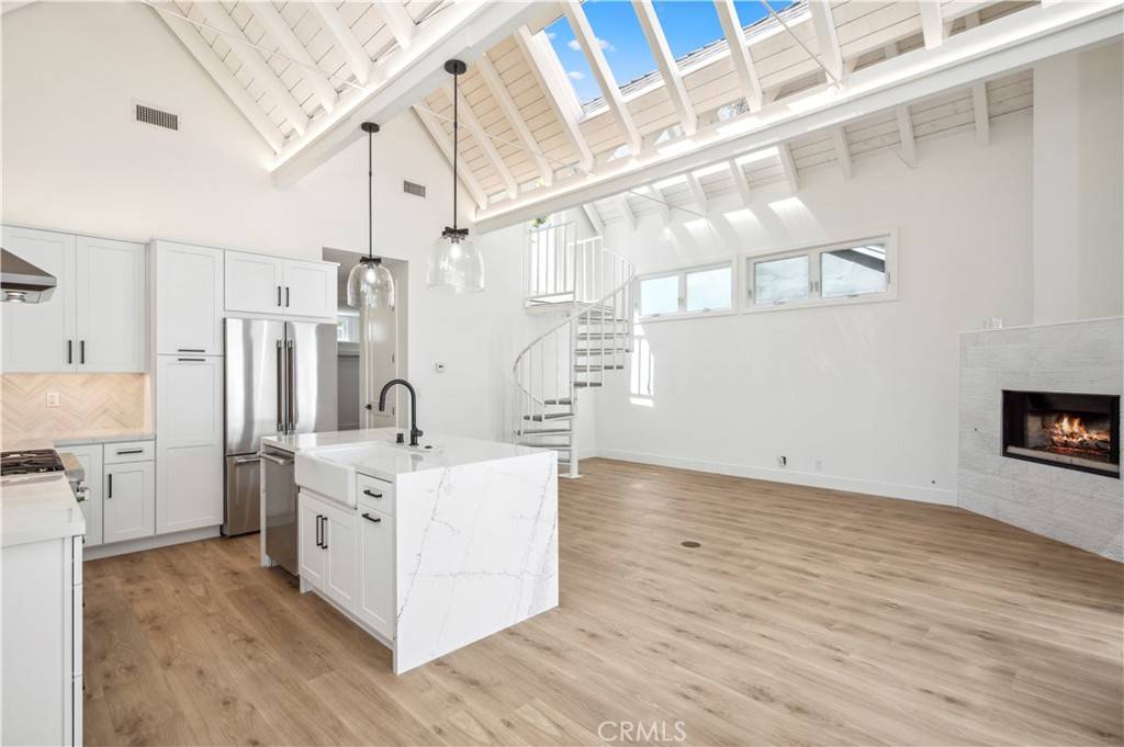 Corona Del Mar, CA 92625,439 1/2 Carnation AVE