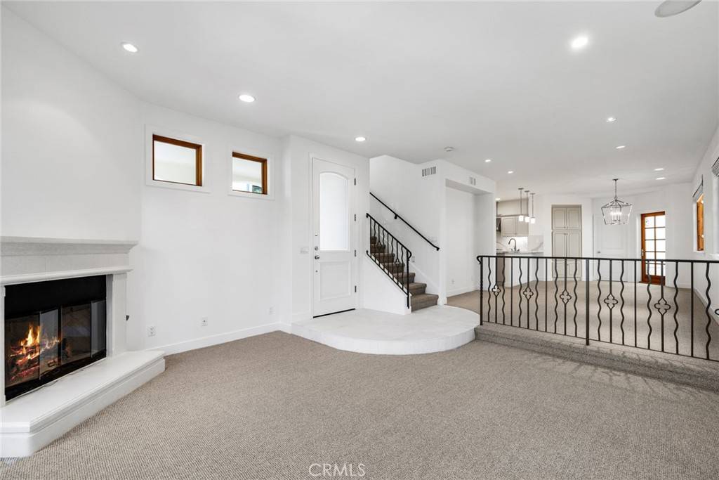 Corona Del Mar, CA 92625,502 Goldenrod AVE #1