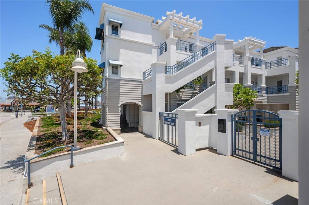 Newport Beach, CA 92663,2600 Newport BLVD #219