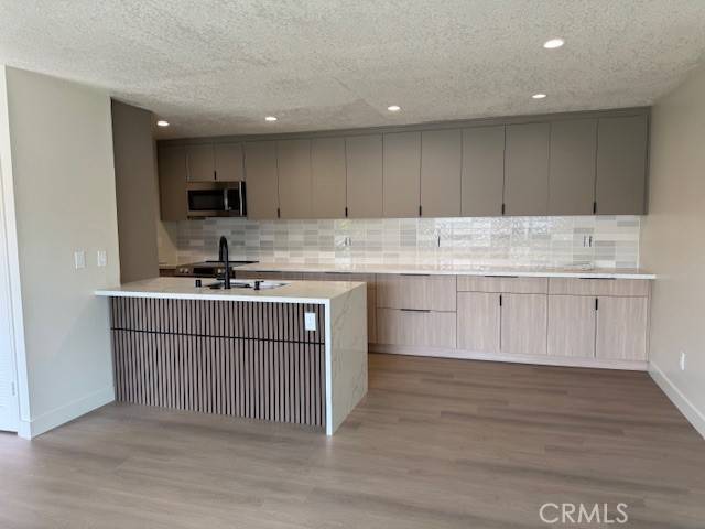 Santa Ana, CA 92704,2501 W sunflower #F12