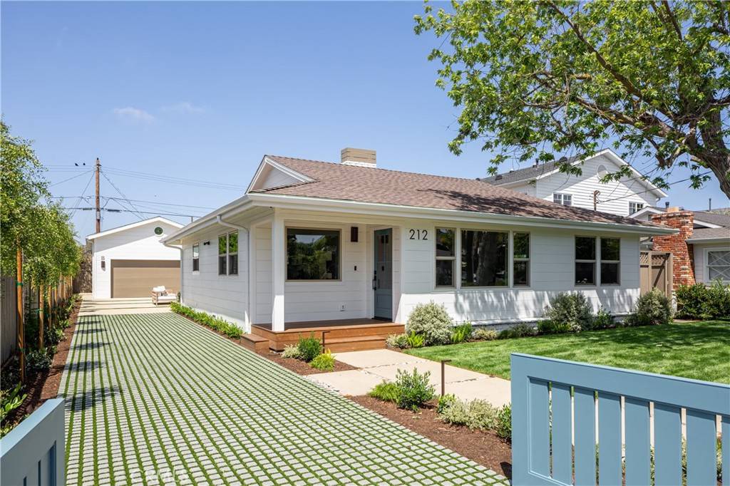 Costa Mesa, CA 92627,212 E 19th ST
