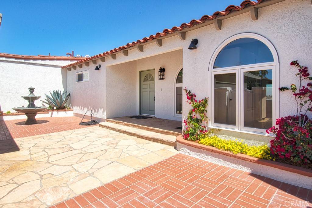 Newport Beach, CA 92660,2163 Vista Entrada