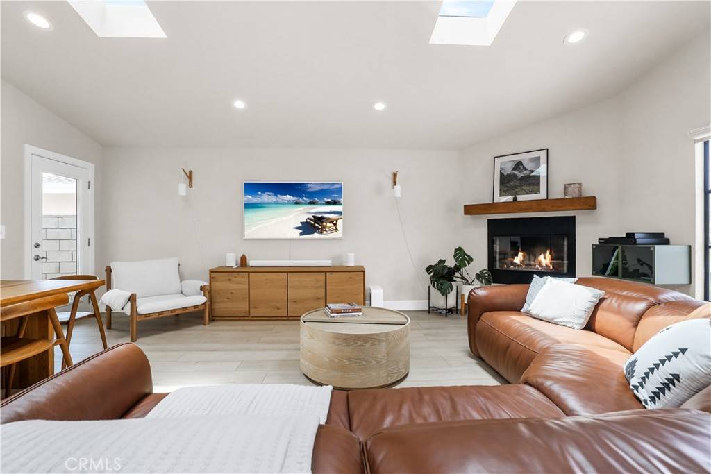 Huntington Beach, CA 92646,8462 Hillhead DR