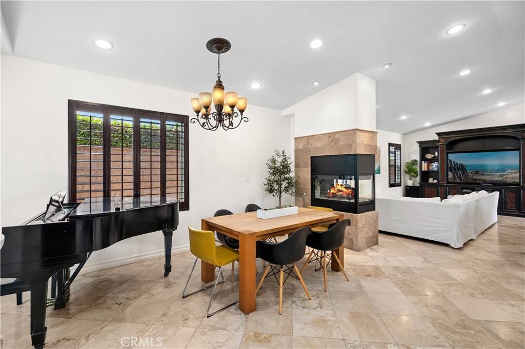 Costa Mesa, CA 92627,289 23rd ST