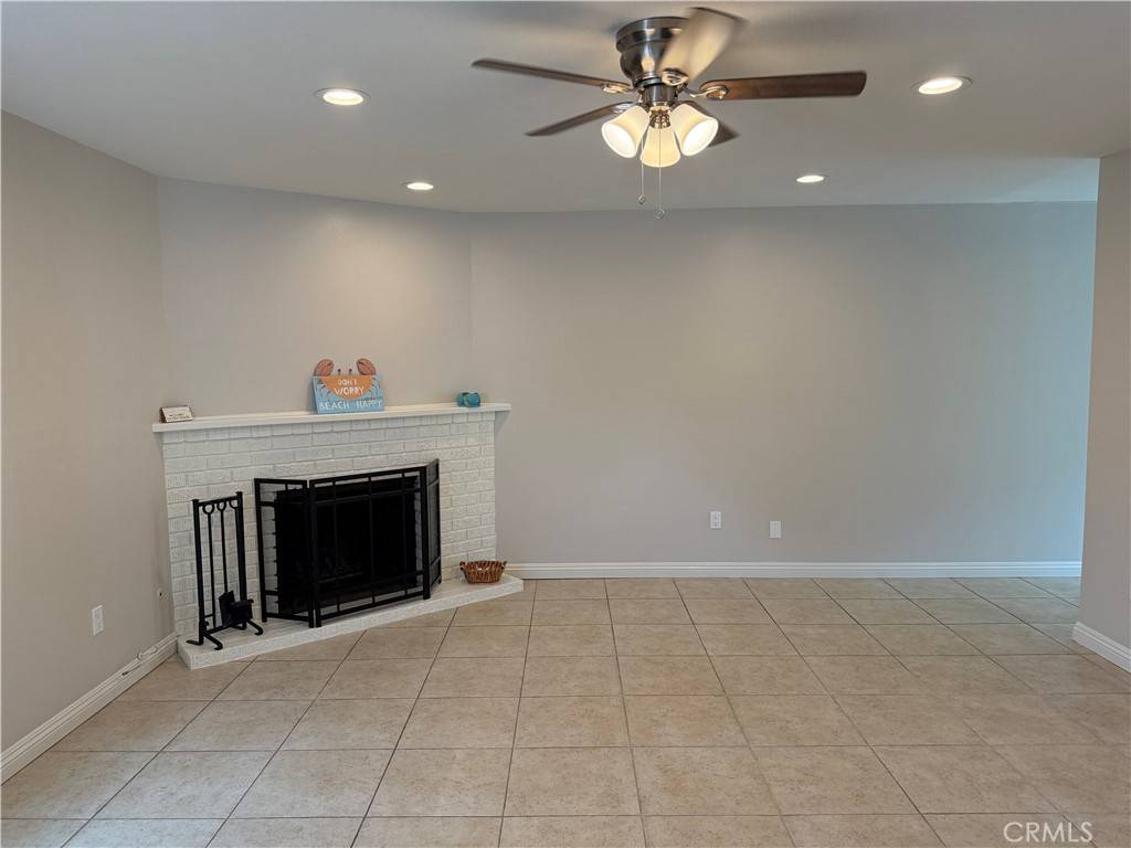 Costa Mesa, CA 92627,1935 Orange AVE #2