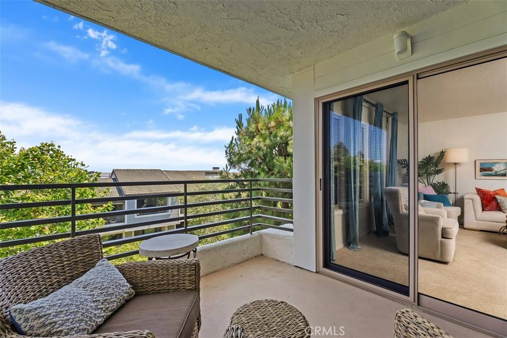 Newport Beach, CA 92663,260 Cagney LN #206