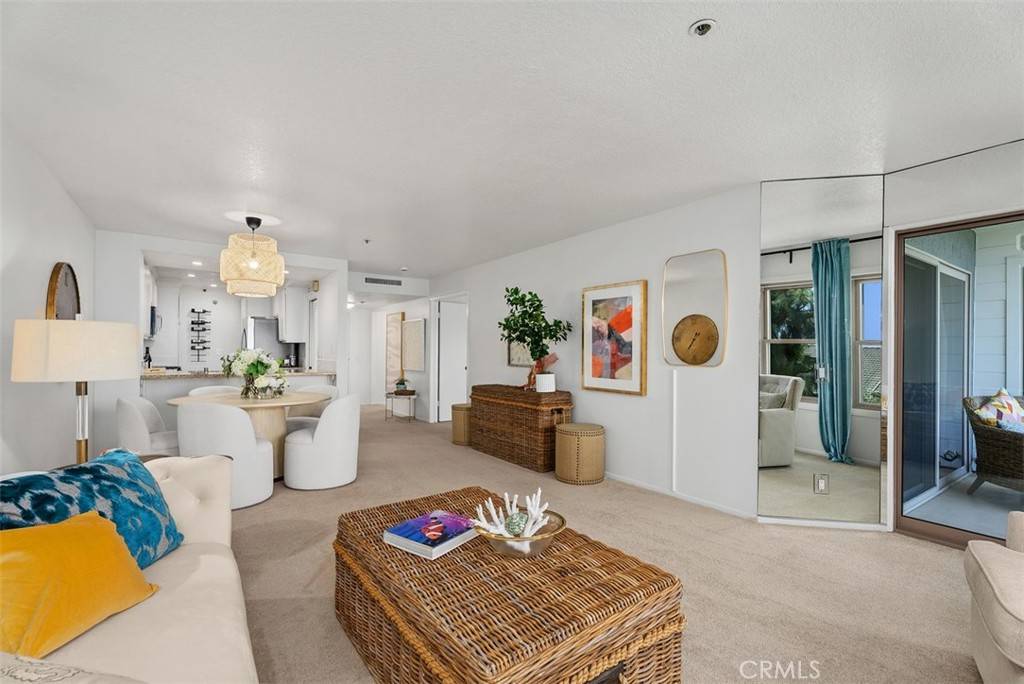 Newport Beach, CA 92663,260 Cagney LN #206
