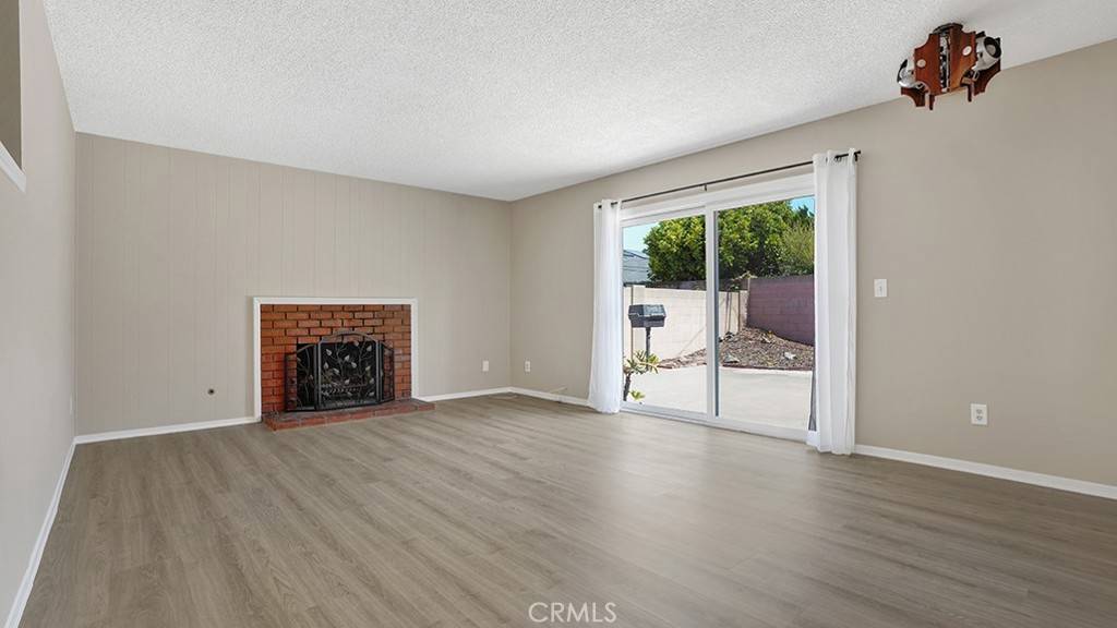 Huntington Beach, CA 92649,5892 Raphael DR