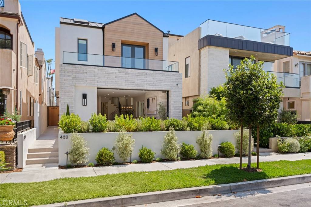 Corona Del Mar, CA 92625,430 Fernleaf AVE