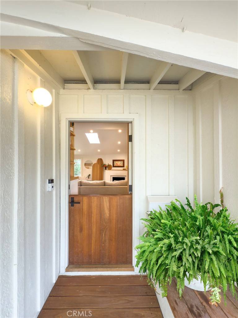 Costa Mesa, CA 92626,305 Bowling Green DR