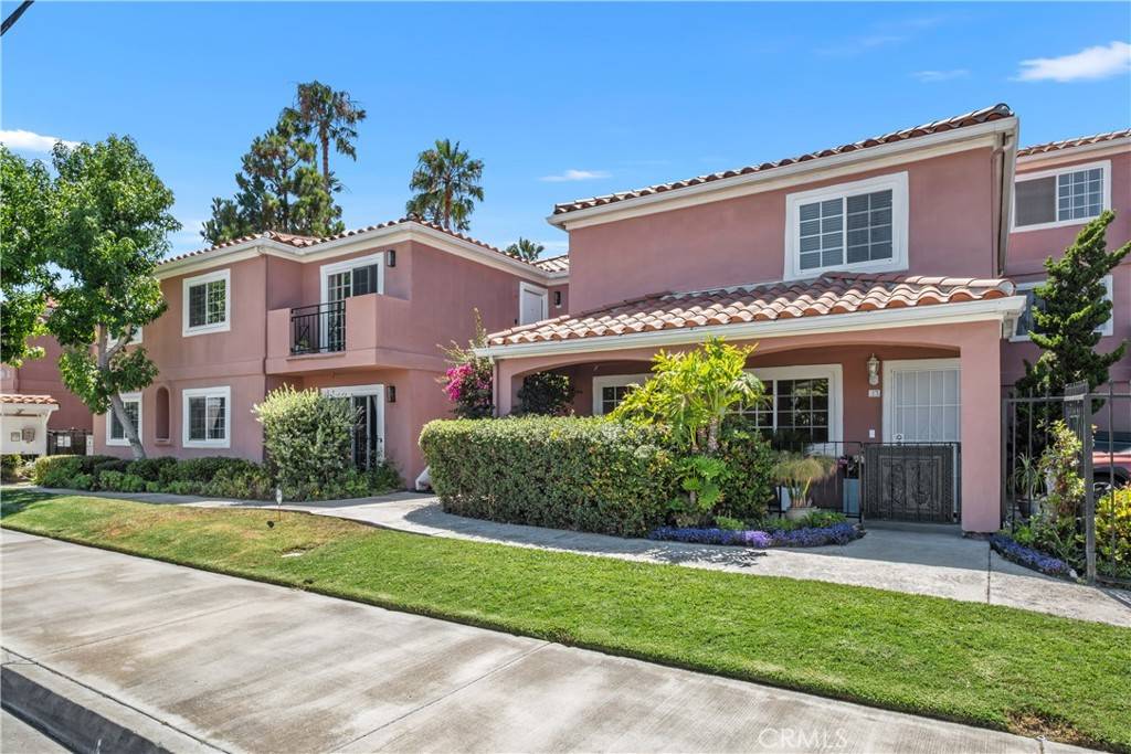 Huntington Beach, CA 92648,409 Utica AVE #C23