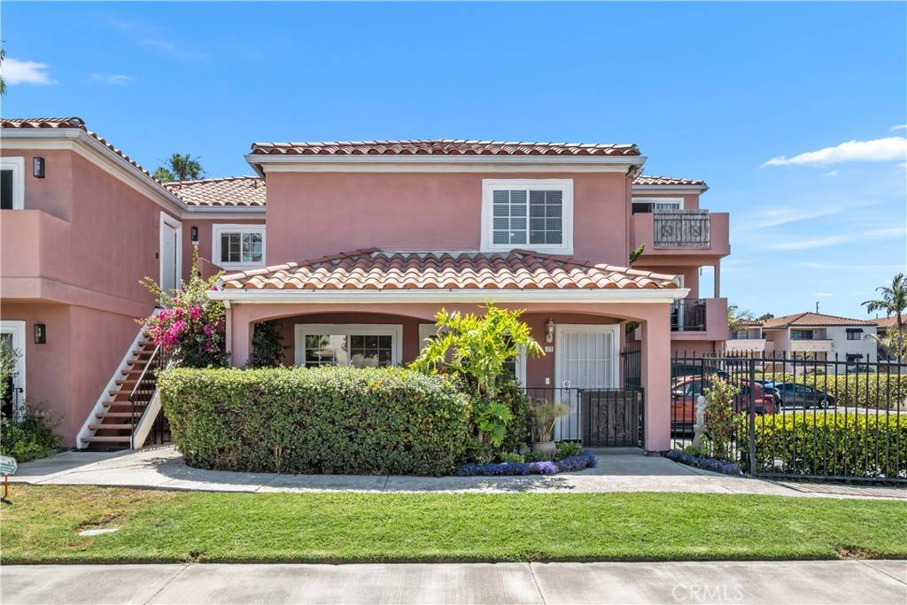 Huntington Beach, CA 92648,409 Utica AVE #C23