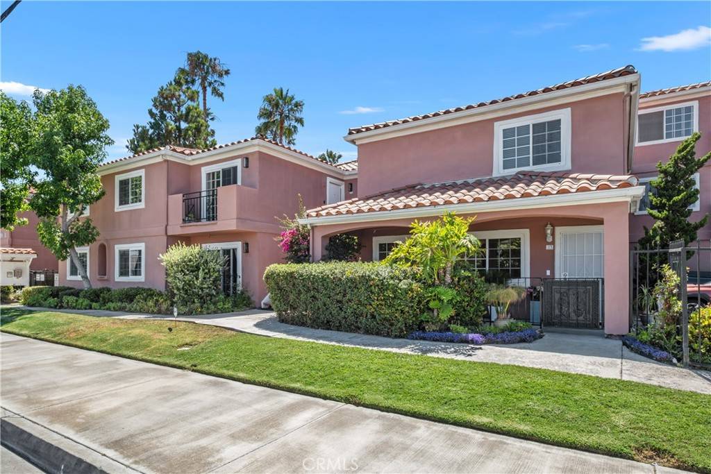 Huntington Beach, CA 92648,409 Utica AVE #C23