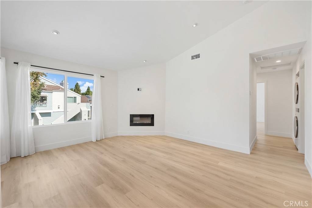 Irvine, CA 92606,309 Deerfield #5