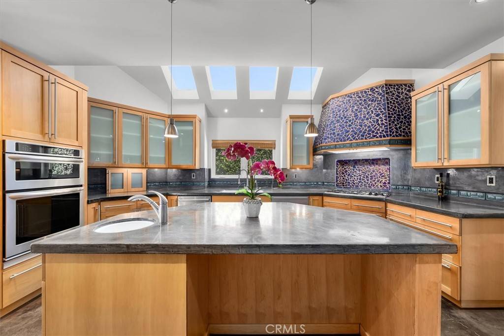 Orange, CA 92867,6945 E Hidden Oaks LN