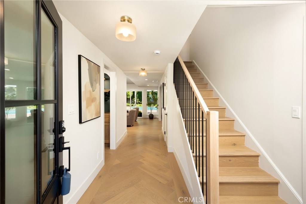 Costa Mesa, CA 92626,1839 Pitcairn DR