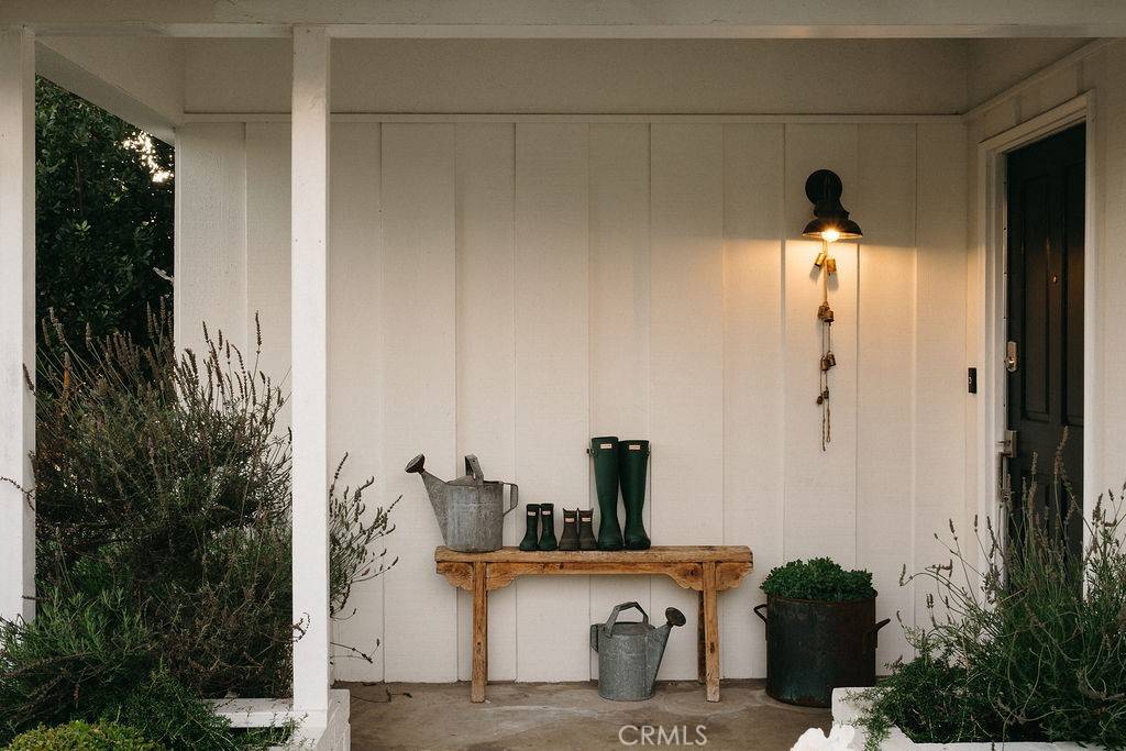 Costa Mesa, CA 92627,484 E 16th ST