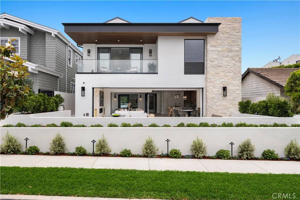 Corona Del Mar, CA 92625,516 1/2 Larkspur AVE