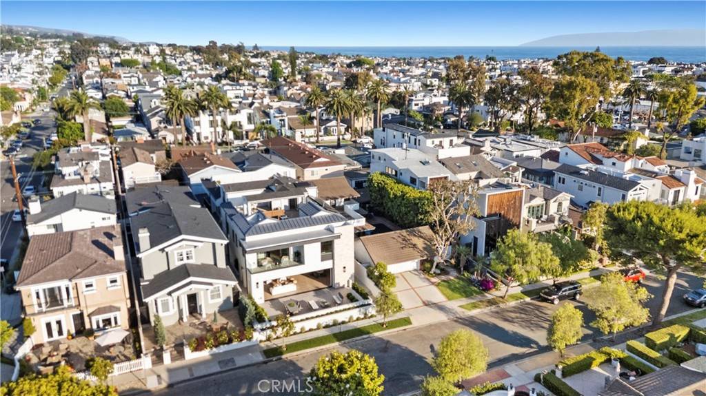 Corona Del Mar, CA 92625,516 1/2 Larkspur AVE