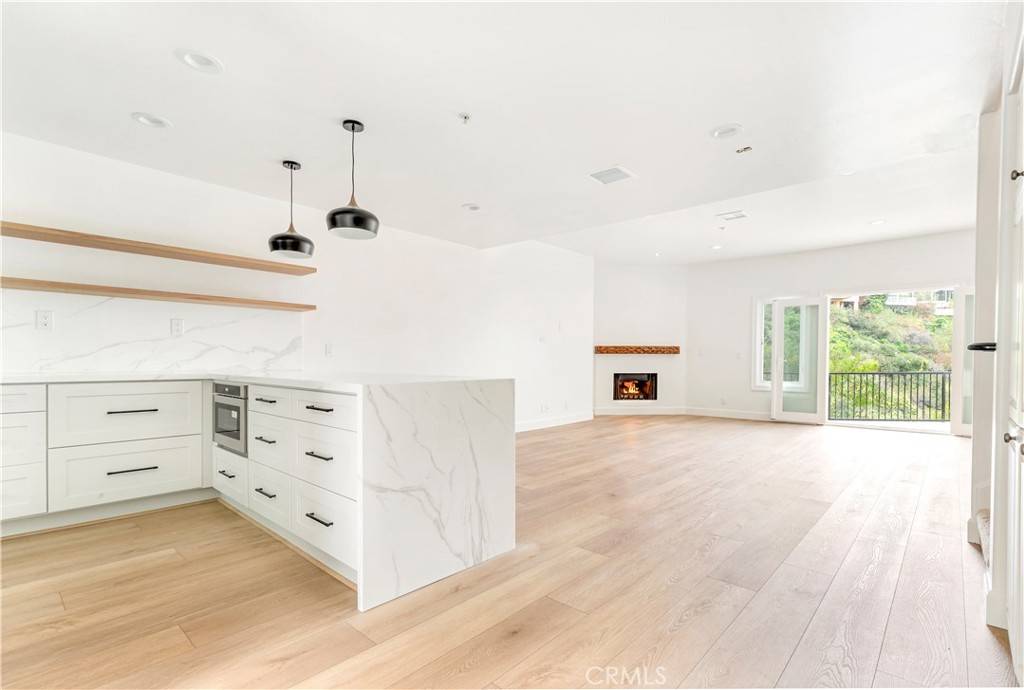 Corona Del Mar, CA 92625,401 Seaward RD #9