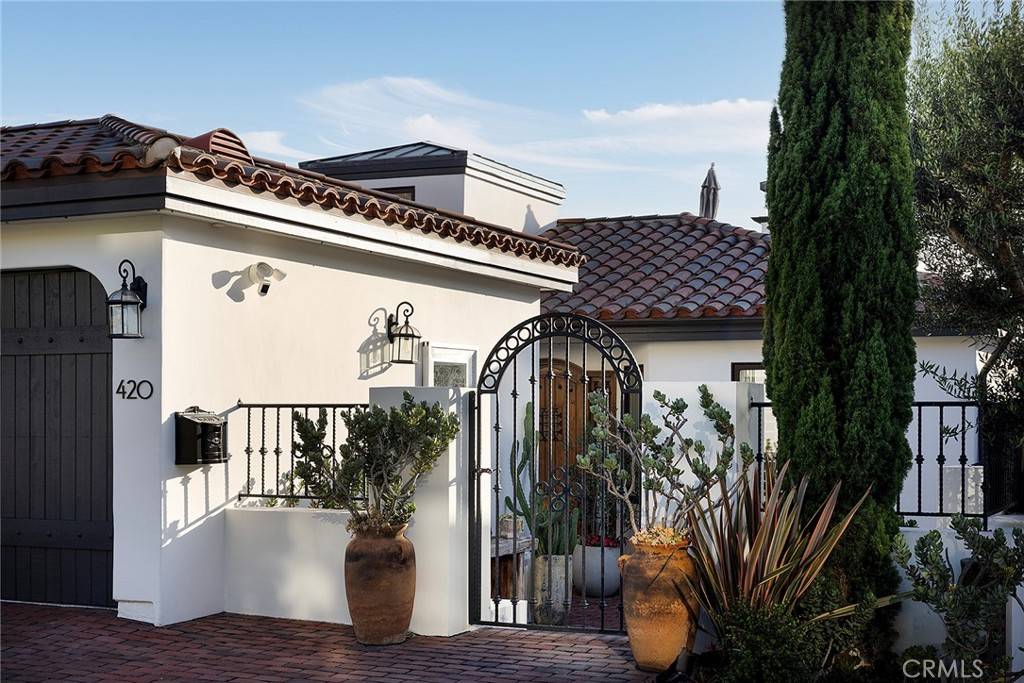 Corona Del Mar, CA 92625,420 De Sola TER