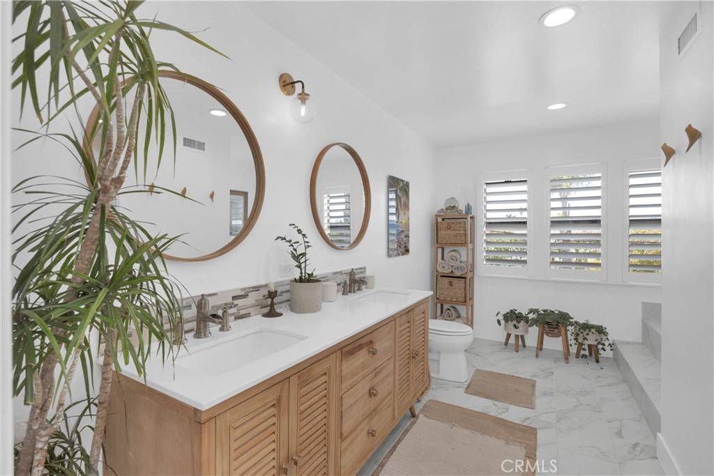 Newport Beach, CA 92663,2300 Margaret DR