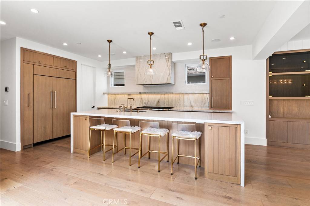 Newport Beach, CA 92662,211 Topaz AVE
